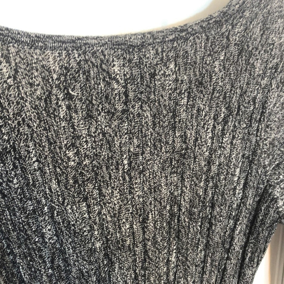 Max Studio grey pullover sweater size small - Picture 7 of 7